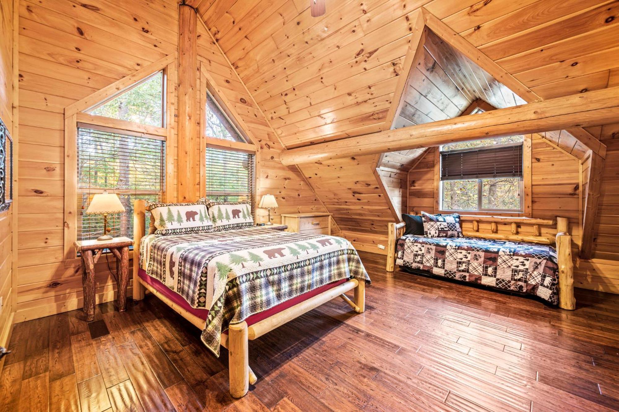 Relaxation Retreat - Pickleball Cabin - Wi-Fi, Fire Pit With Bar, Ev, Game Room, Hot Tub, Pool Access - Mins To Pf เซอเวียร์วีล ภายนอก รูปภาพ
