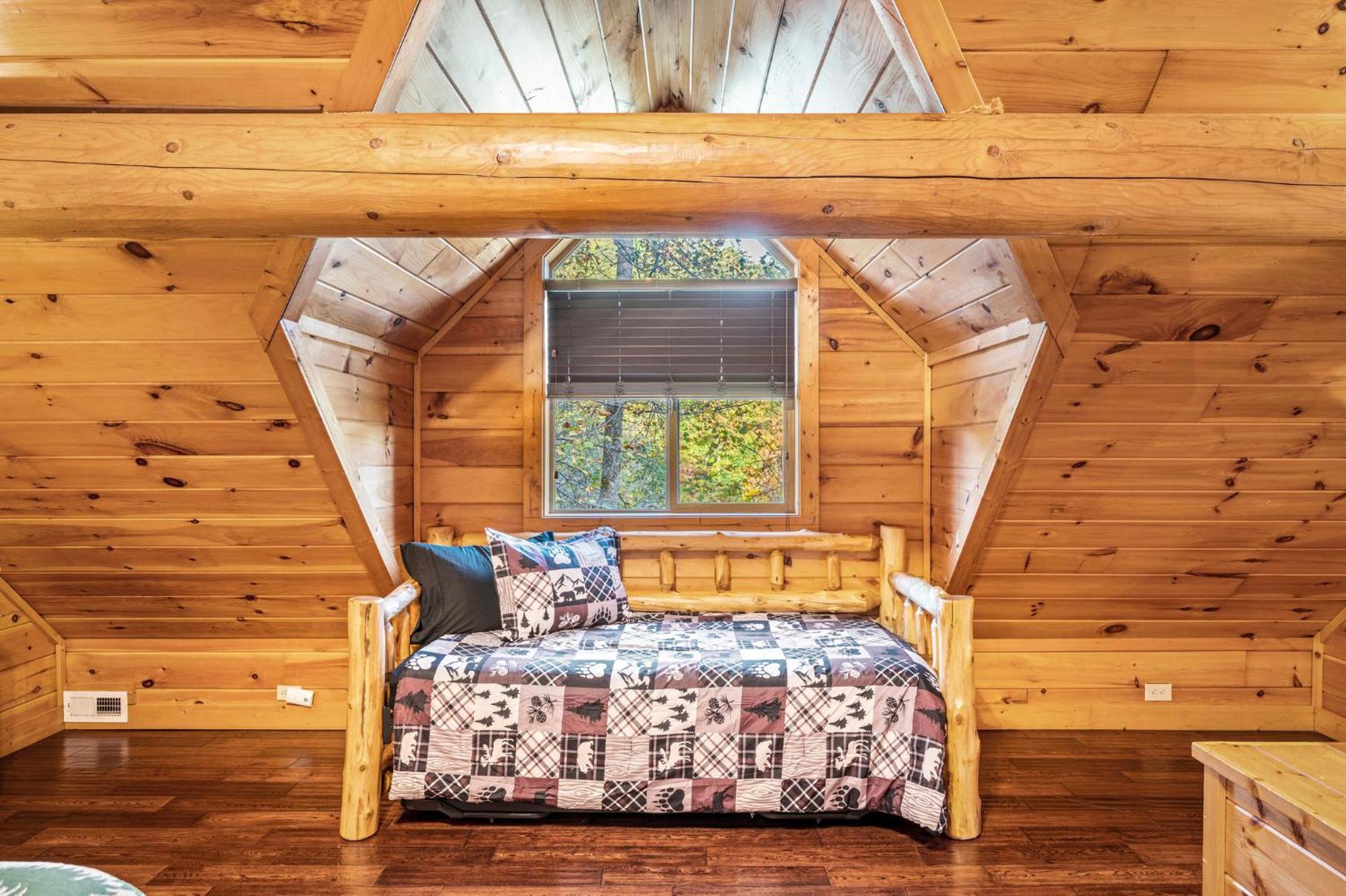 Relaxation Retreat - Pickleball Cabin - Wi-Fi, Fire Pit With Bar, Ev, Game Room, Hot Tub, Pool Access - Mins To Pf เซอเวียร์วีล ภายนอก รูปภาพ
