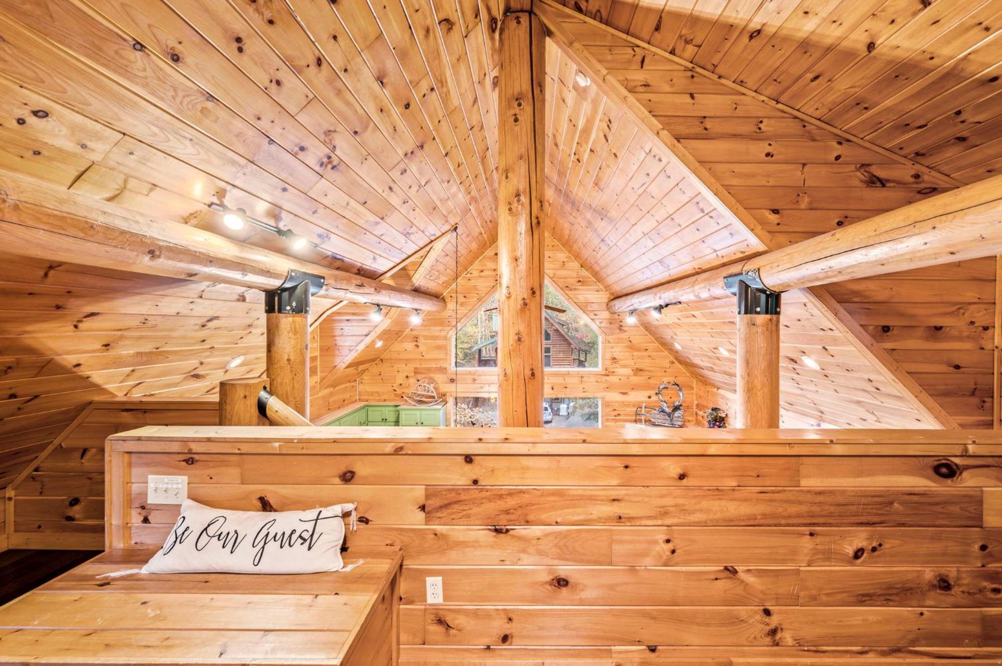 Relaxation Retreat - Pickleball Cabin - Wi-Fi, Fire Pit With Bar, Ev, Game Room, Hot Tub, Pool Access - Mins To Pf เซอเวียร์วีล ภายนอก รูปภาพ